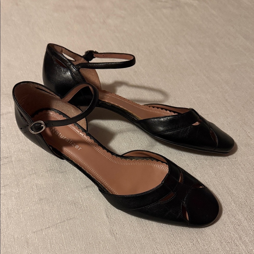Naturalizer ‘Annika’ Avid Women's Black Ankle Strap Dress Heeled Shoes Size 7